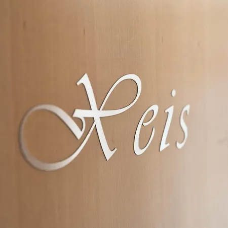 Xeis Nest Guest house *