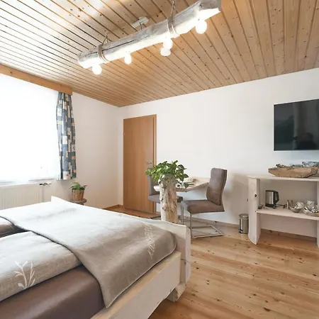 Xeis Nest *