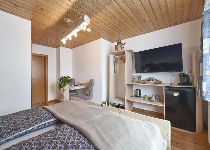 Xeis Nest 3* أدمونت