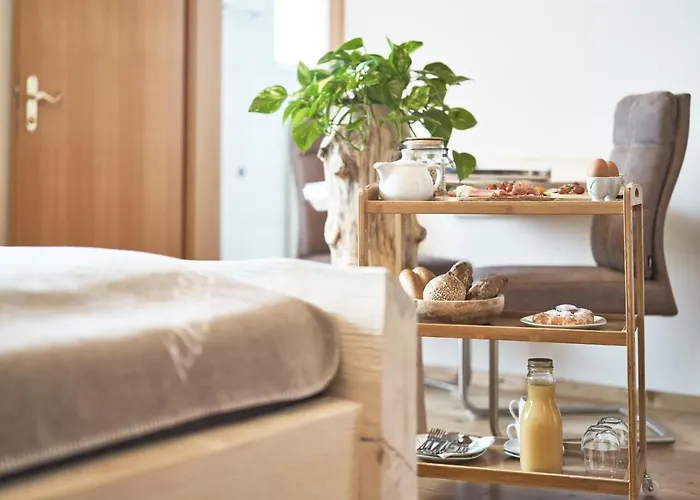 Xeis Nest 3* أدمونت